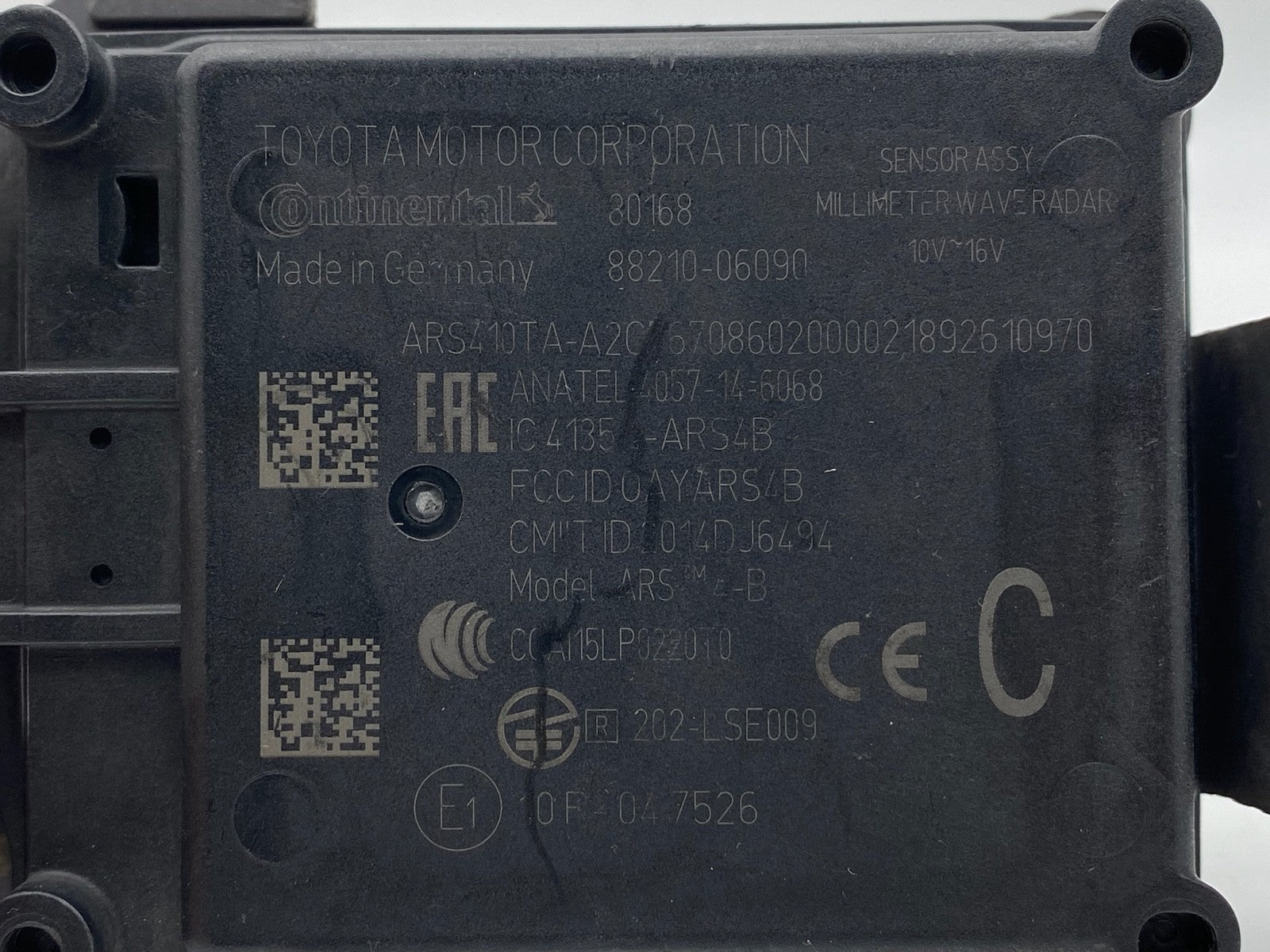 2018-2020 TOYOTA CAMRY FRONT DISTANCE CRUISE CONTROL SENSOR RADAR 88210-06090