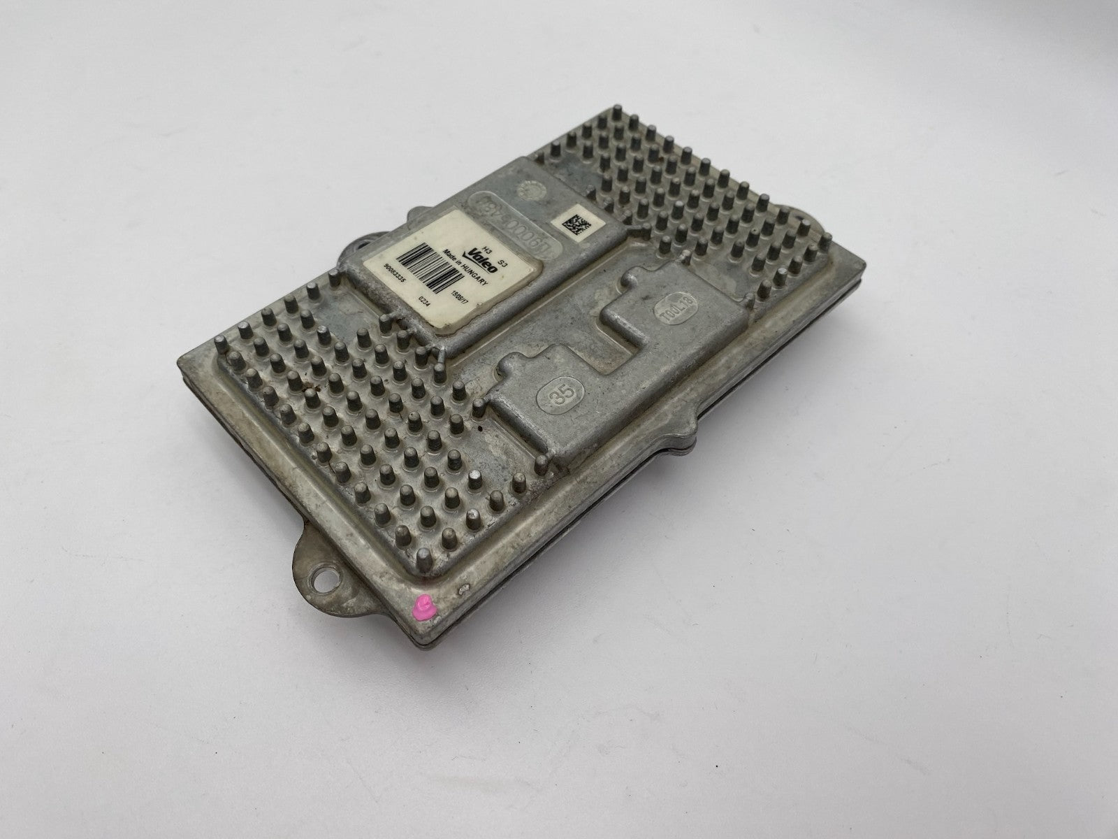 2016-2019 Chevy Silverado 1500 OEM LED Headlight Module Control Ballast 90083335
