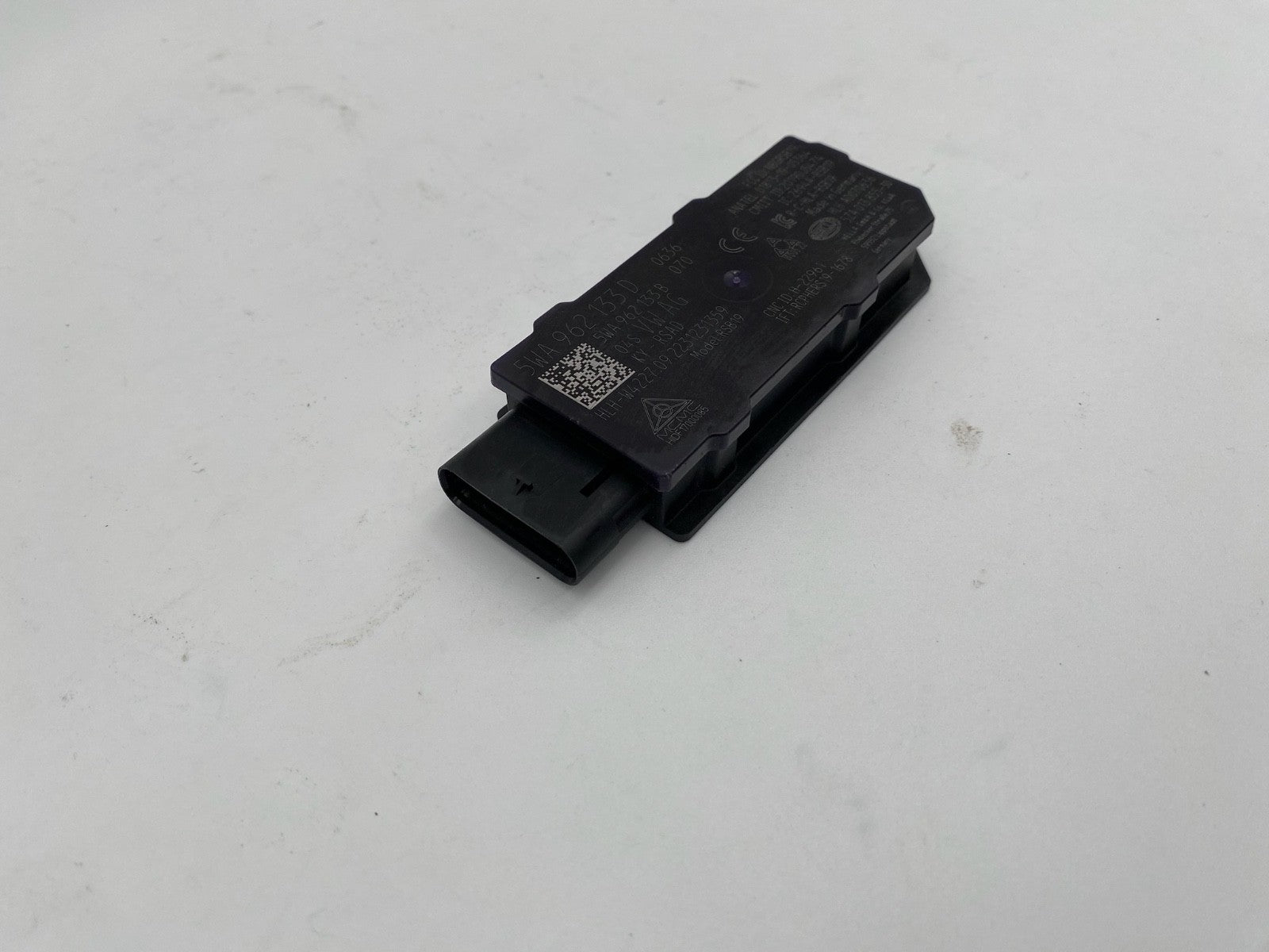 2021-2024 Volkswagen ID.4 Aerial Keyless Entry Antenna Module OEM 5WA 962 133 D