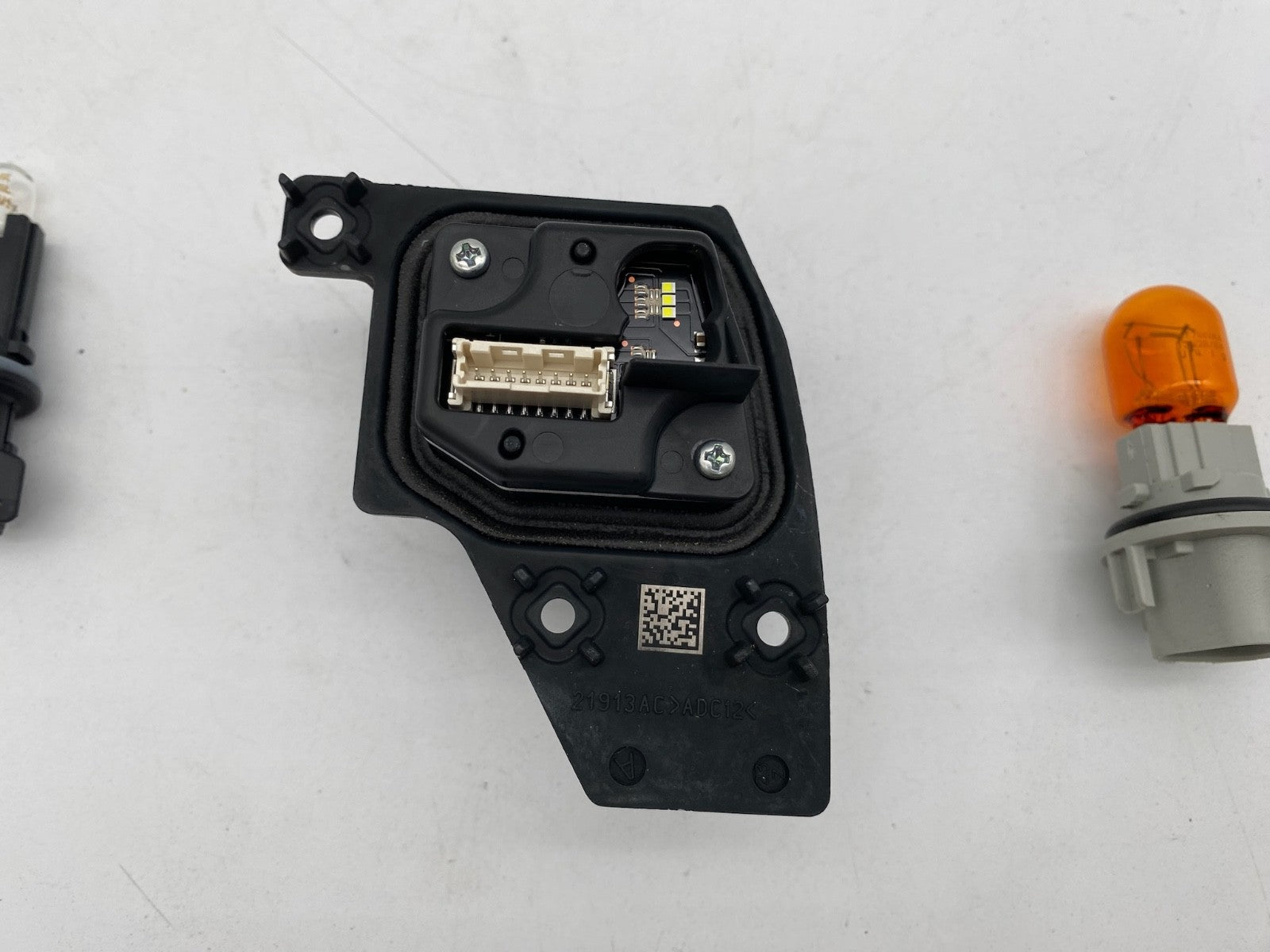 19-23 Nissan Rogue Sport SL Front Driver Headlight DRL Ballast Control Module LH