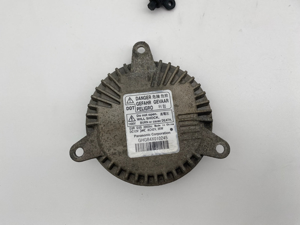 2014-2015 Dodge Durango Driver Side Xenon HID Headlight Ballast Module Set OEM