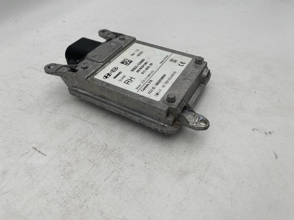 2015-2018 KIA SORENTO  BLIND SPOT MONITOR SENSOR RIGHT RH MODULE OEM 95821-C6000