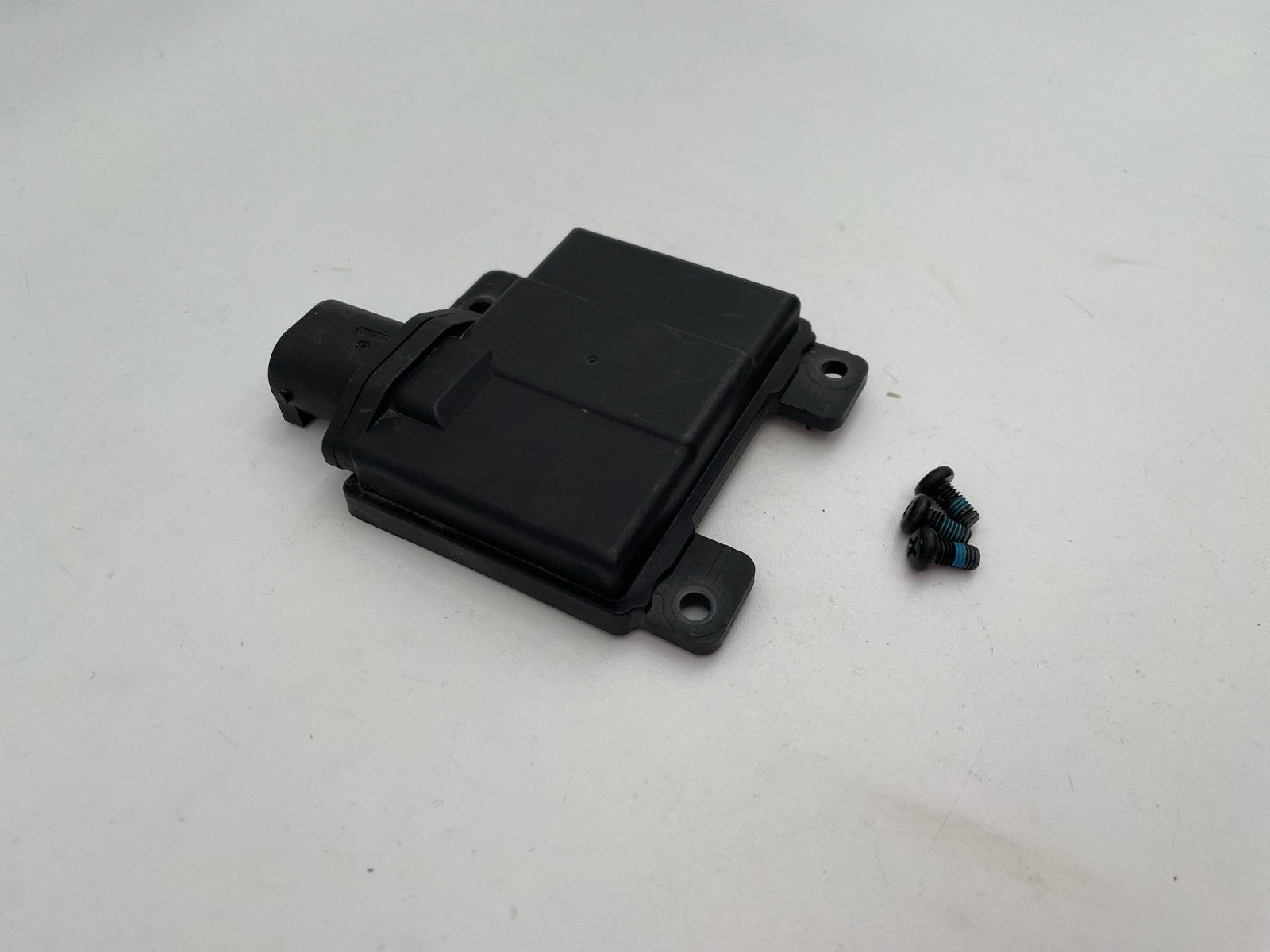 2021-2023 HYUNDAI ELANTRA REAR PASSENGER SIDE BLIND SPOT RADAR SENSOR 99150AA020