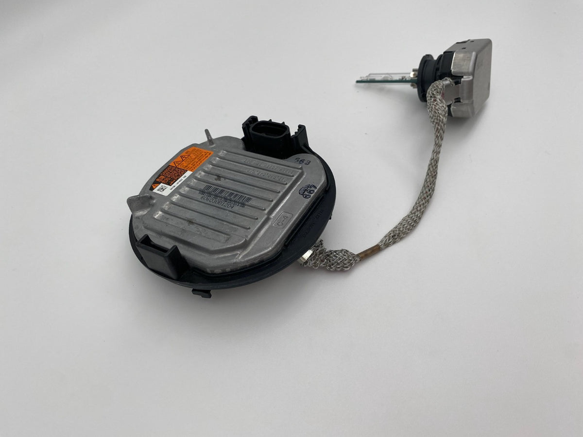 2015 2016 2017 Subaru Outback Xenon HID Headlight Ballast Igniter Control Module