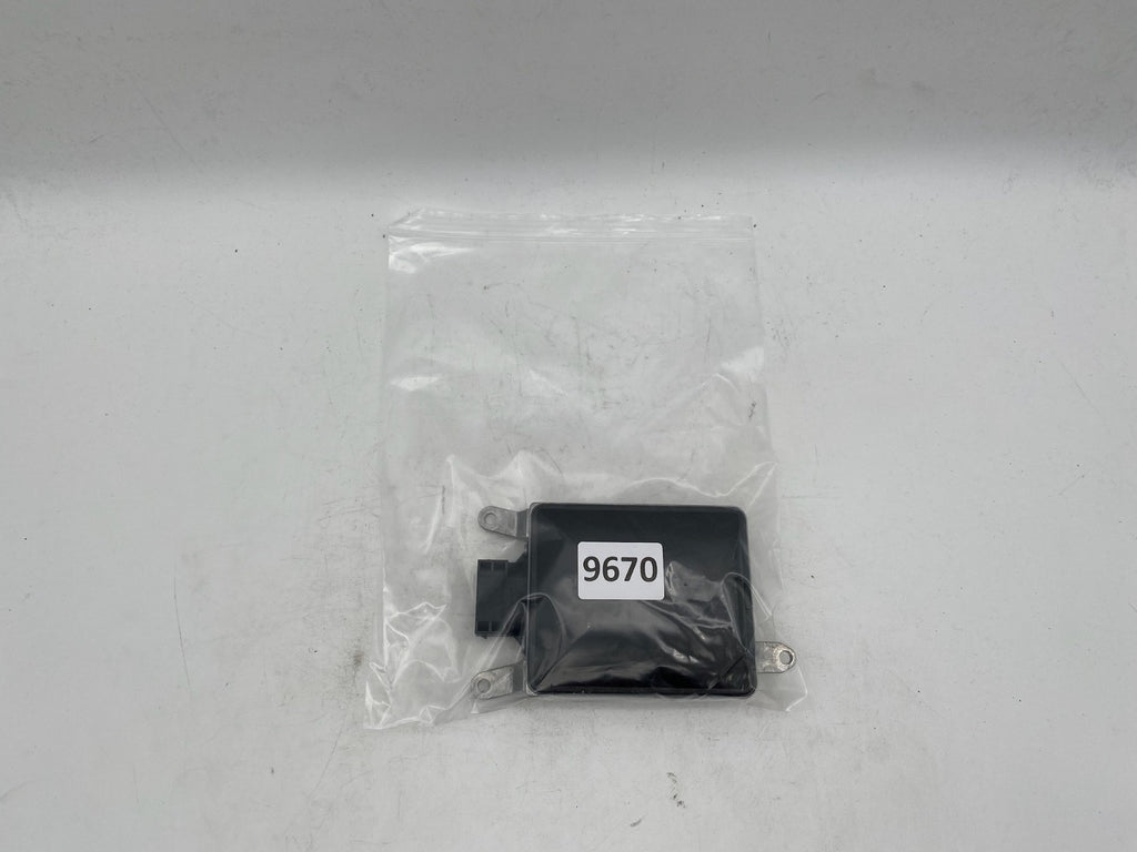 2015-2018 KIA SORENTO BLIND SPOT MONITOR SENSOR DRIVER LH MODULE OEM 95811-C6000
