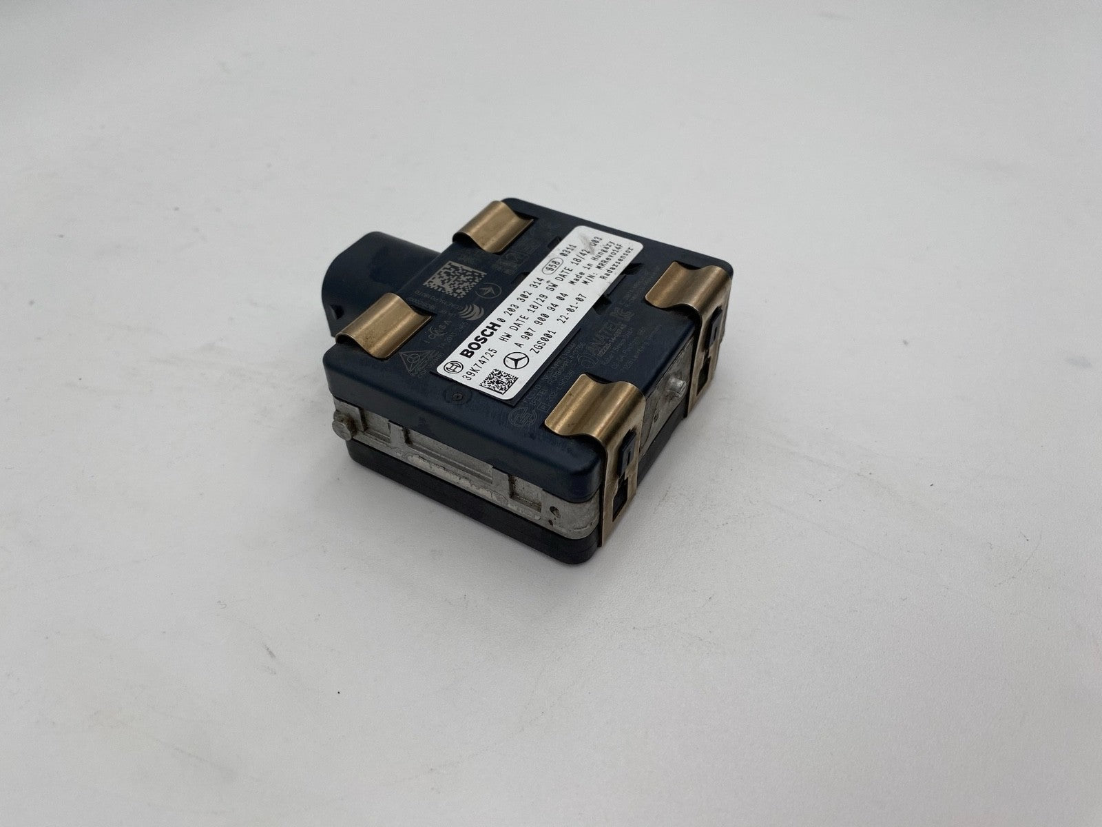 2019-2021 MERCEDES SPRINTER 2500 3500 FRONT RADAR DISTANCE SENSOR A9079009404