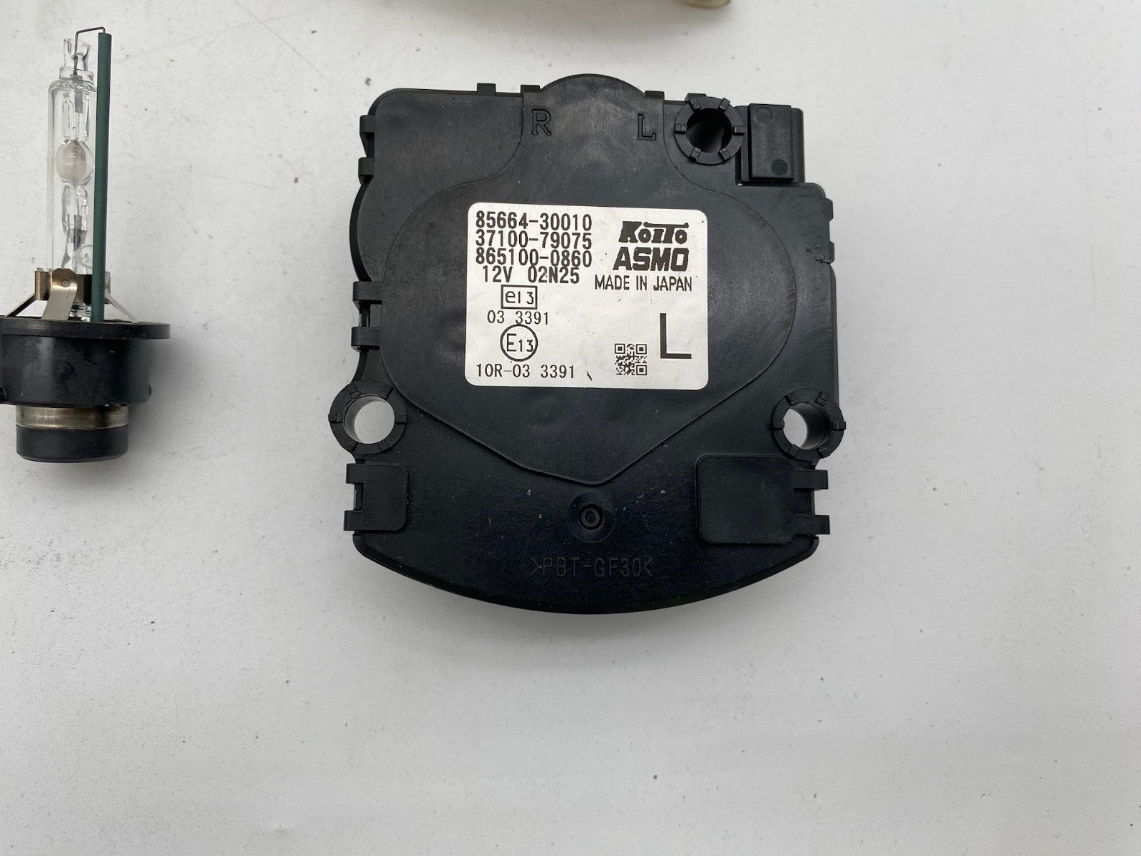 2010-2011 Lexus LS460 Driver Xenon Headlight Ballast Bulb Adjustor Module Kit LH