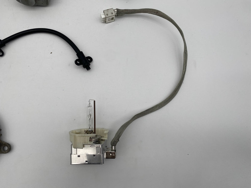 2014-2015 Dodge Durango Driver Side Xenon HID Headlight Ballast Module Set OEM