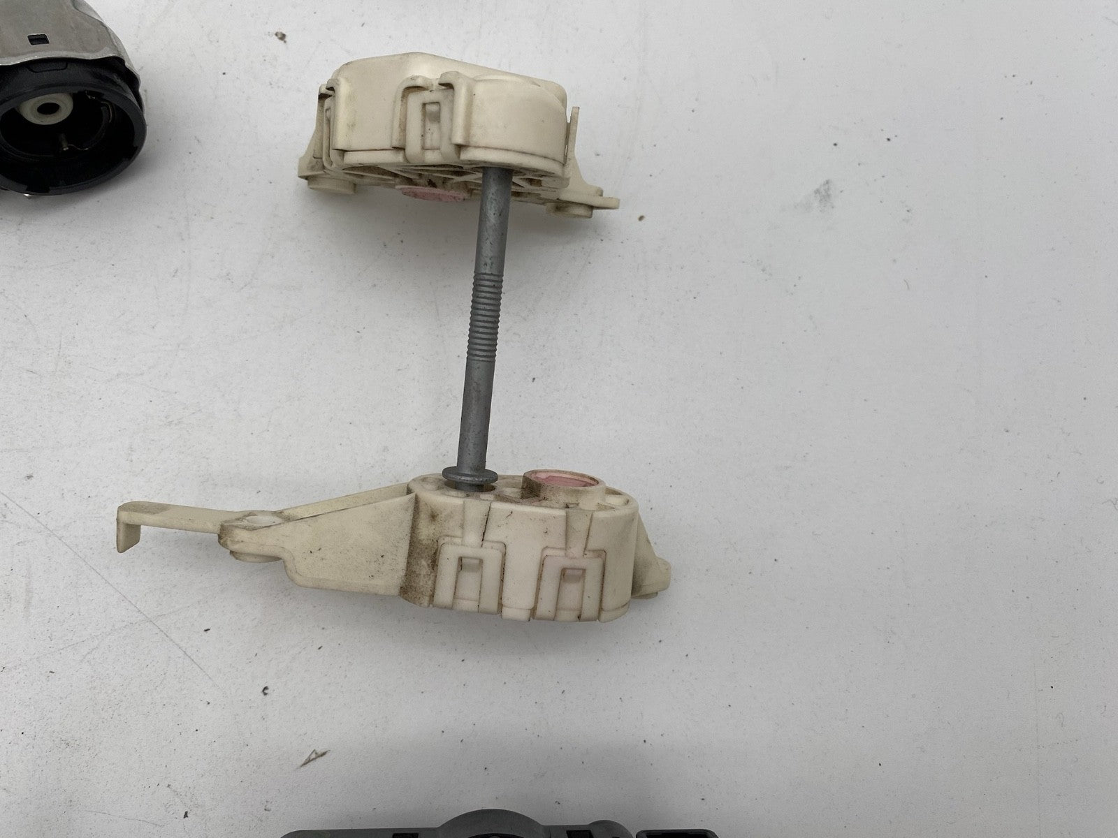 2010-2011 Lexus LS460 Driver Xenon Headlight Ballast Bulb Adjustor Module Kit LH