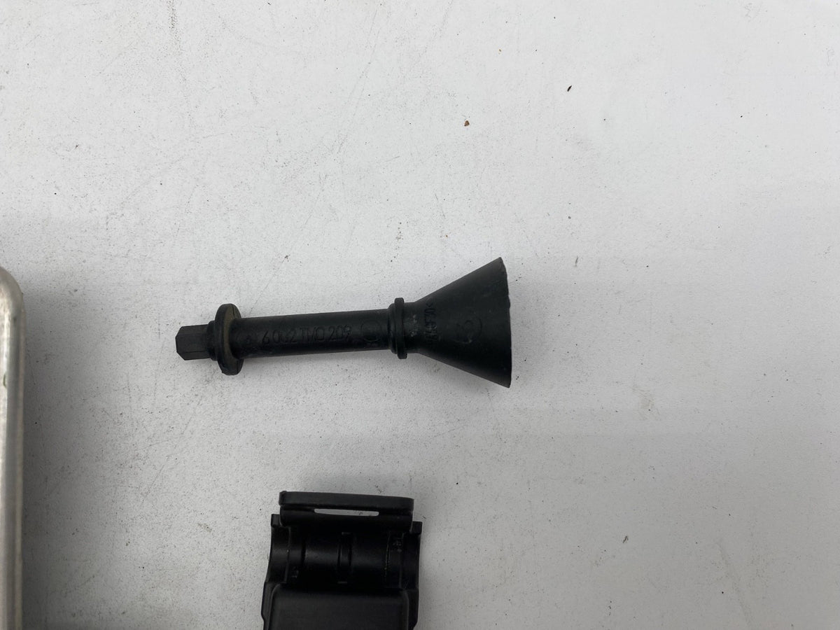 2014-2018 Jeep Cherokee Driver Xenon Headlight Ballast Module 1 307 329 320 15