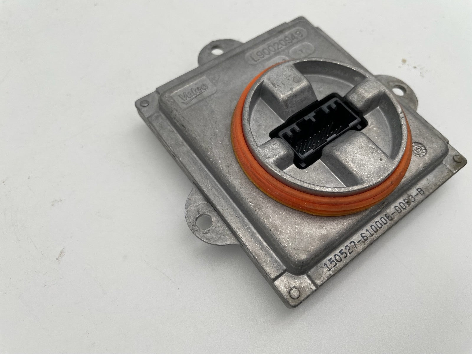 2015-2020 GM Cadillac Escalade LED Headlight Lamp Control Module OEM L90052820