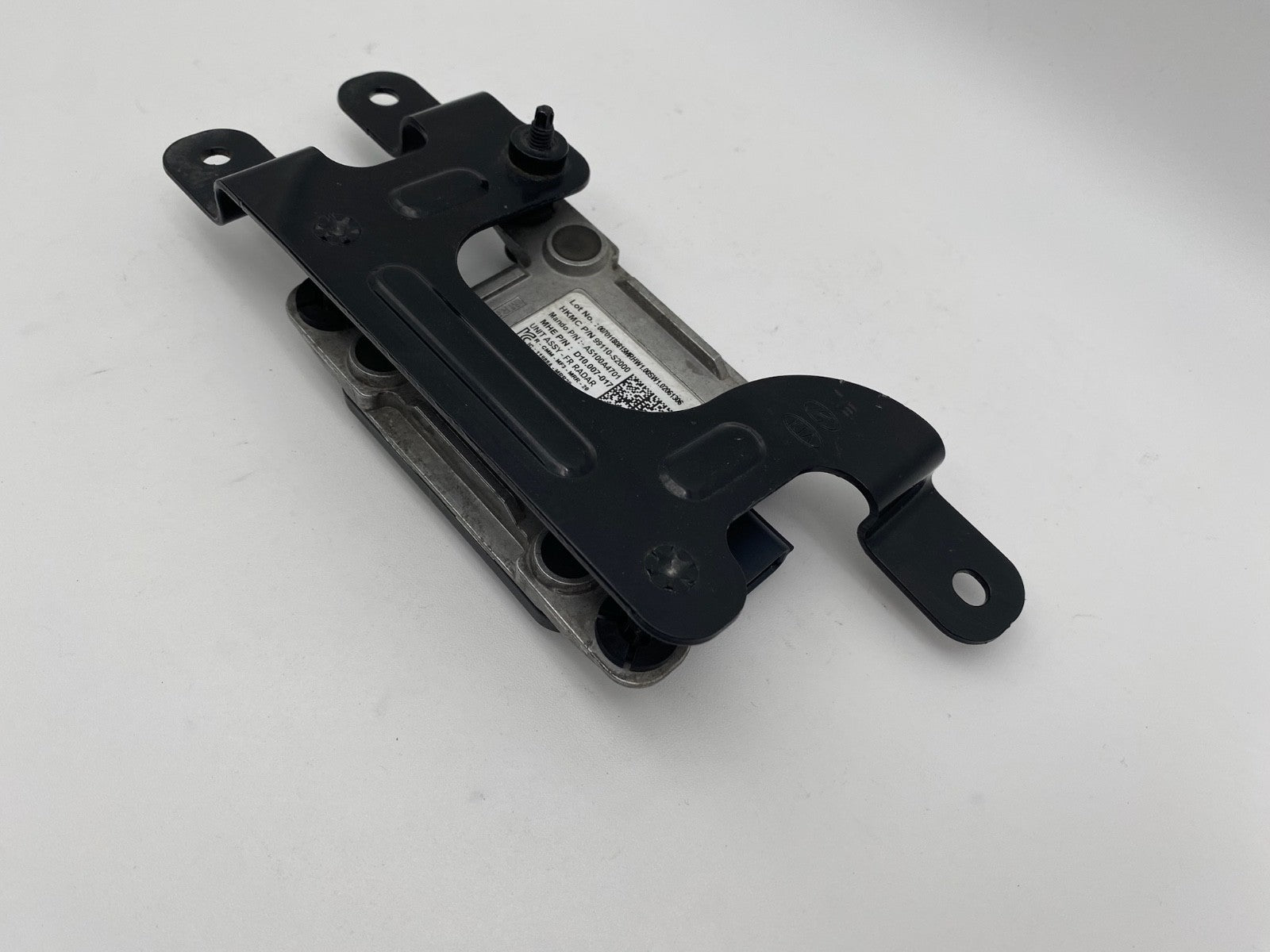 2019-2020 HYUNDAI SANTA FE CRUISE CONTROL DISTANCE RADAR SENSOR OEM 99110-S2000