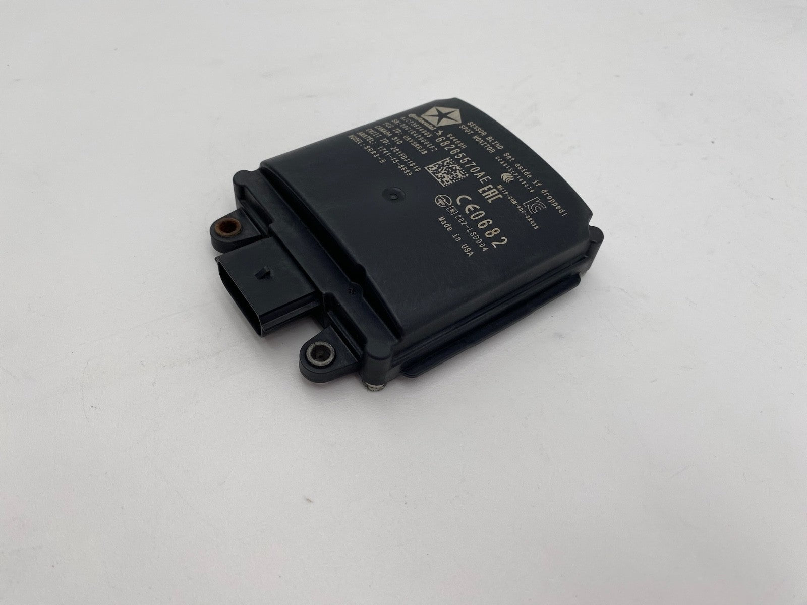 2016 - 2020 Jeep Grand Cherokee Dodge Durango Blind Spot Radar Sensor 68265570AE