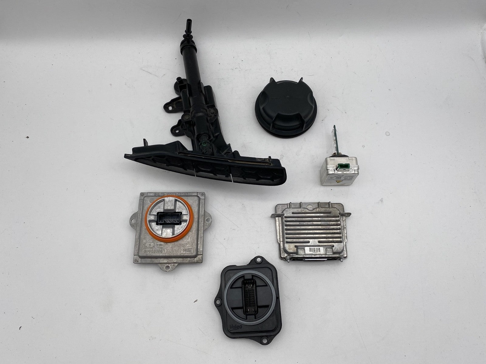 2014-20 Jeep Grand Cherokee HID Xenon RH Headlight Ballast Bulb Bracket Module