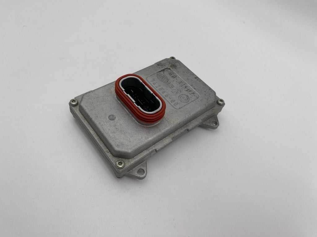 2003-06 Mercedes E-Class Xenon Headlight Ballast Control Module A 002 820 60 26