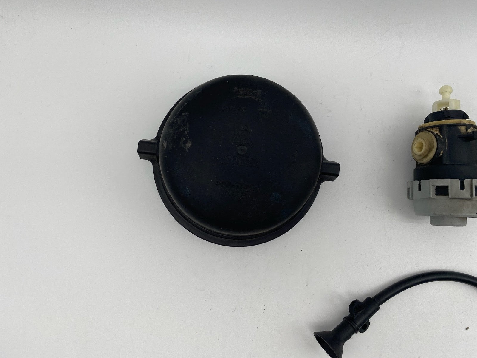 2014-2015 Dodge Durango Driver Side Xenon HID Headlight Ballast Module Set OEM