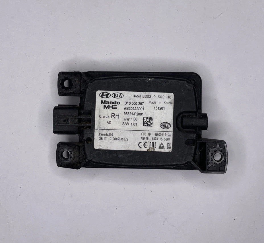2017-2018 HYUNDAI ELANTRA RH BLIND SPOT RADAR SENSOR CONTROL MODULE 95821-F2001