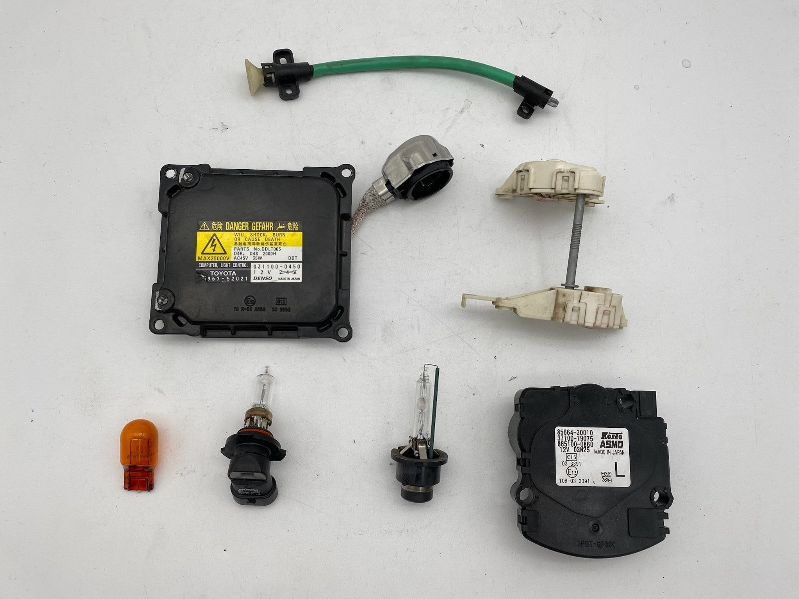 2010-2011 Lexus LS460 Driver Xenon Headlight Ballast Bulb Adjustor Module Kit LH