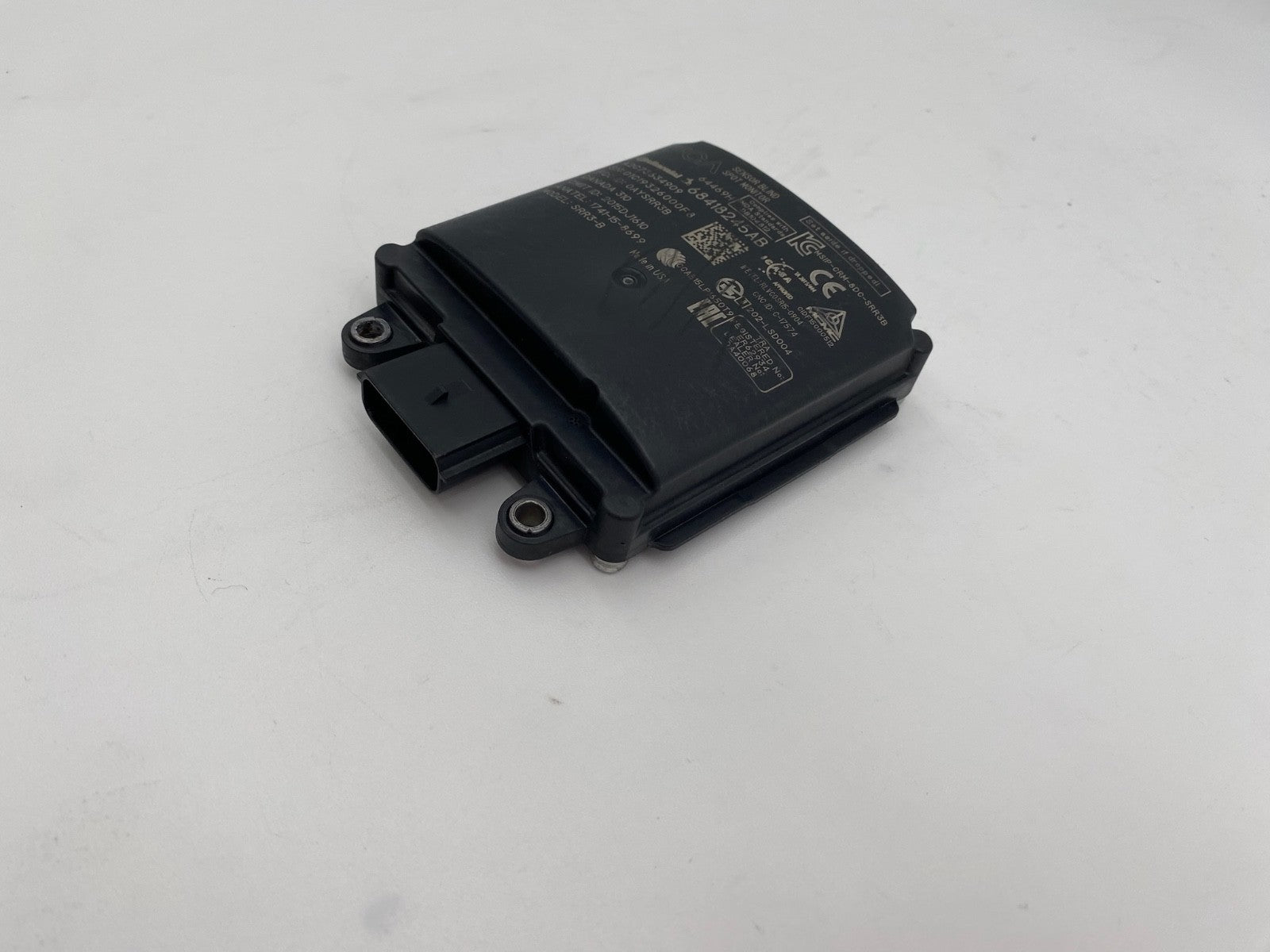 2016 -2020 JEEP GRAND CHEROKEE REAR RIGHT BLIND SPOT RADAR SENSOR OEM 68418245AB