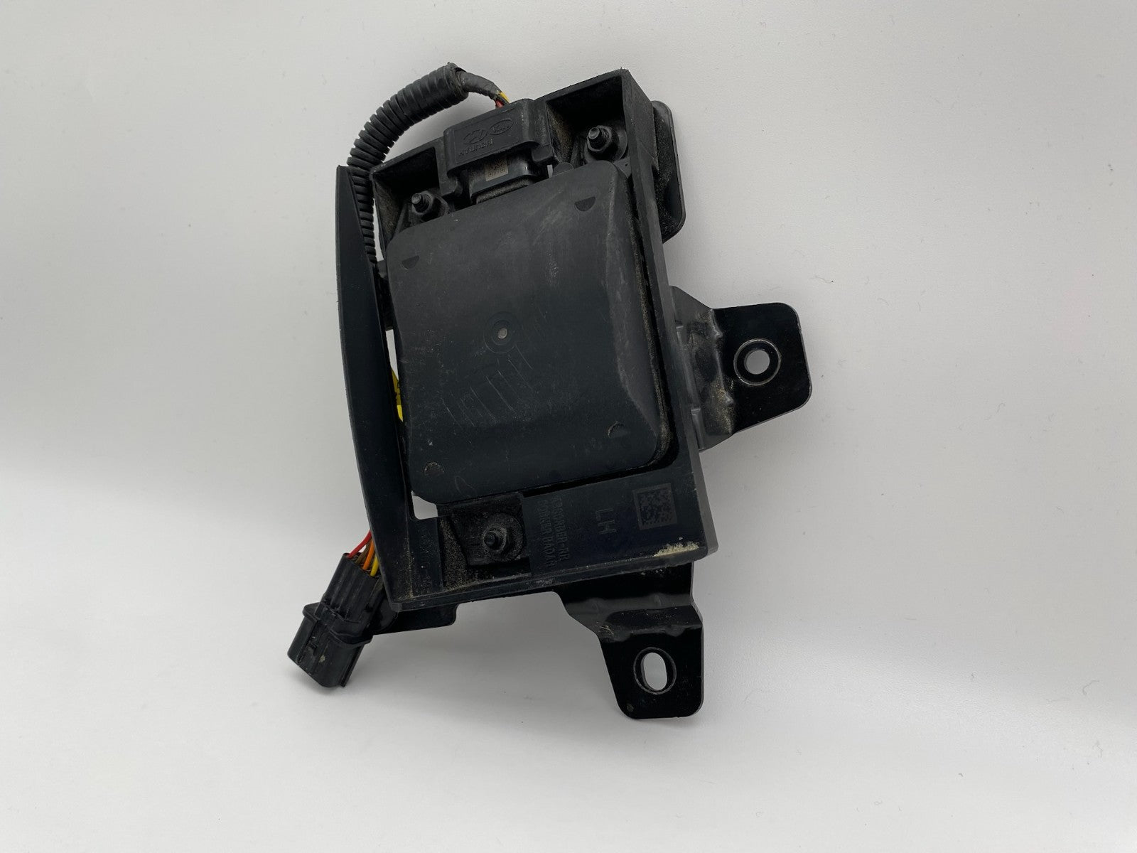2021-2023 KIA SELTOS LEFT DRIVER SIDE REAR BLIND SPOT RADAR SENSOR 99140-Q5500
