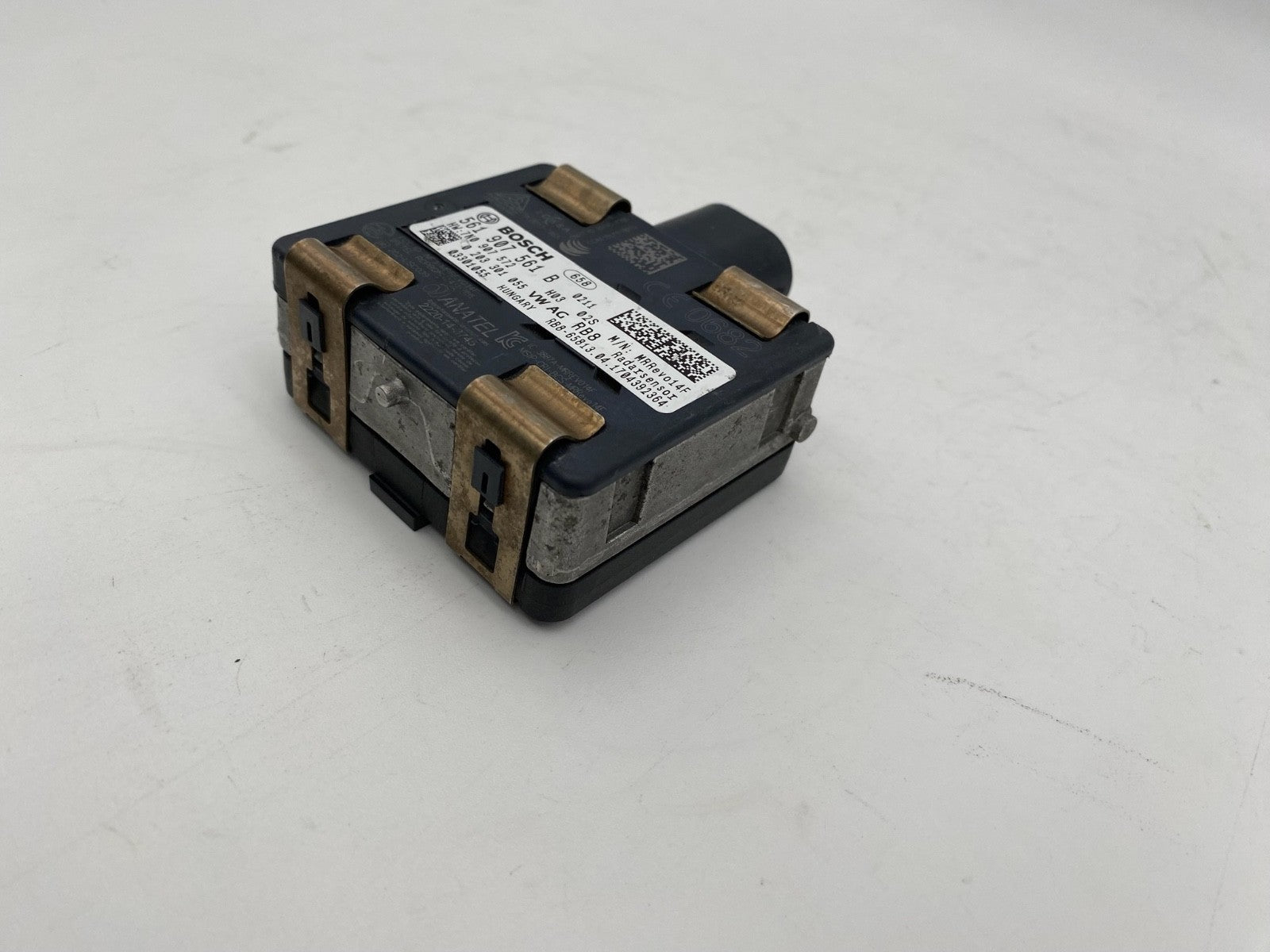 2016-2019 Volkswagen PassatAdaptive Cruise Distance Radar Sensor 561 907 561 B