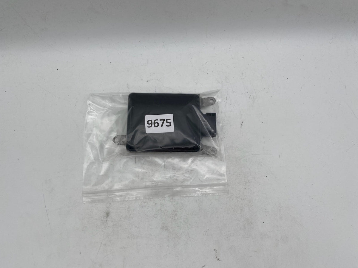 2015-2018 KIA SORENTO  BLIND SPOT MONITOR SENSOR RIGHT RH MODULE OEM 95821-C6000