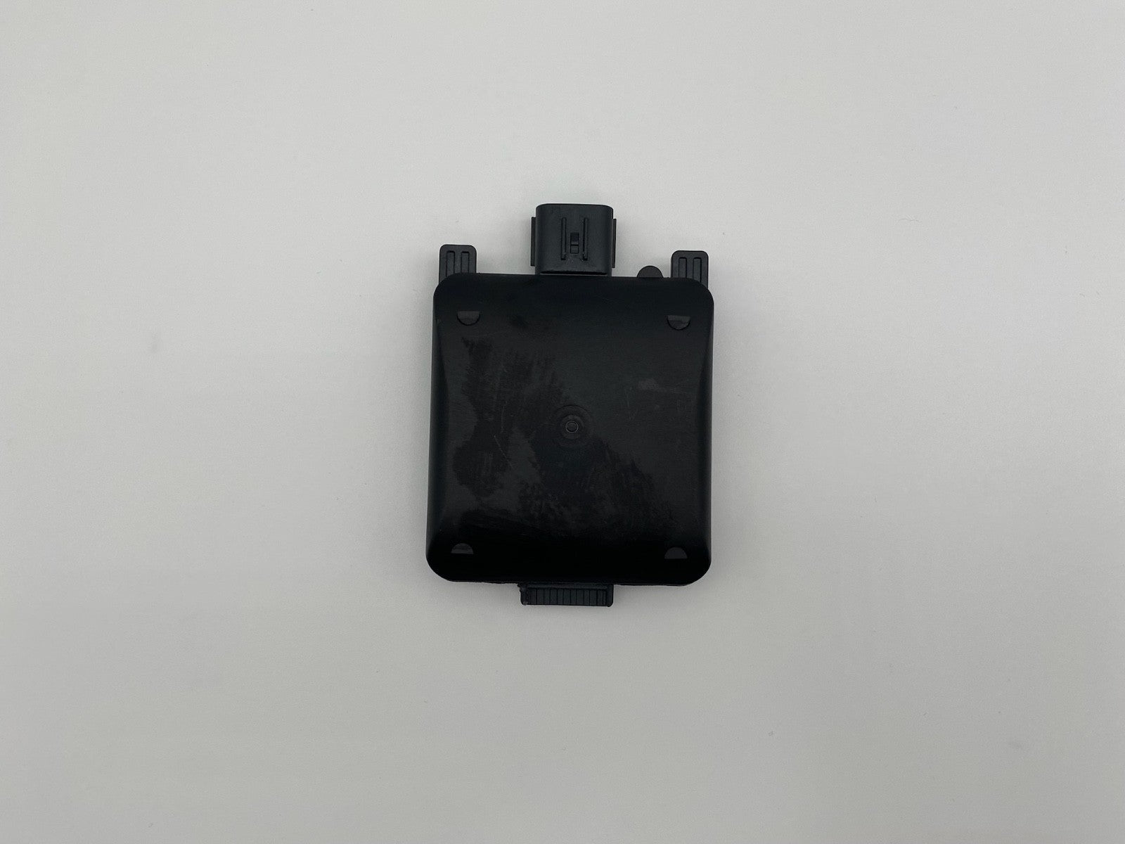 2018 - 2025 VOLVO XC60 REAR LEFT OR RIGHT BLIND SPOT RADAR MODULE OEM 32340780