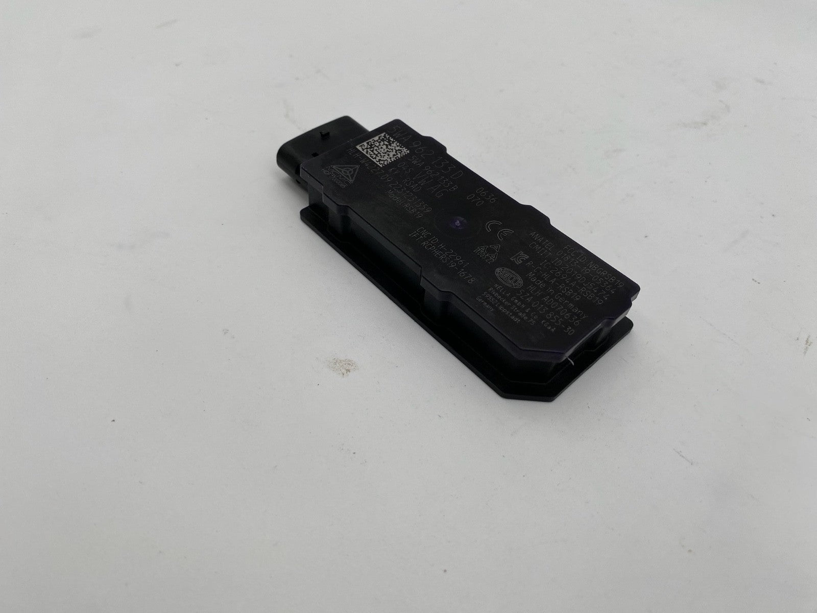 2021-2024 Volkswagen ID.4 Aerial Keyless Entry Antenna Module OEM 5WA 962 133 D