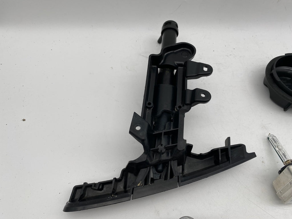 2014-20 Jeep Grand Cherokee HID Xenon RH Headlight Ballast Bulb Bracket Module