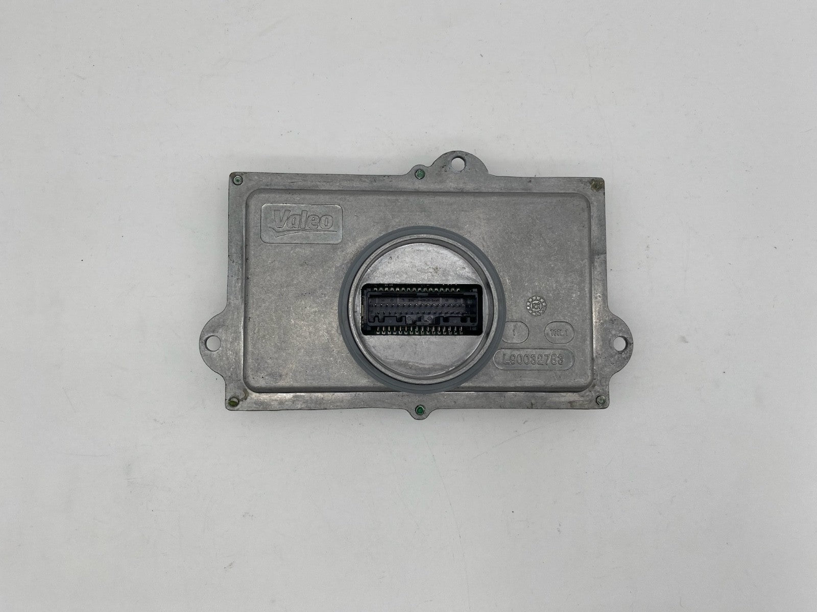 2015-2017 CADILLAC ESCALADE LED HEADLIGHT BALLAST CONTROL MODULE OEM L90051949