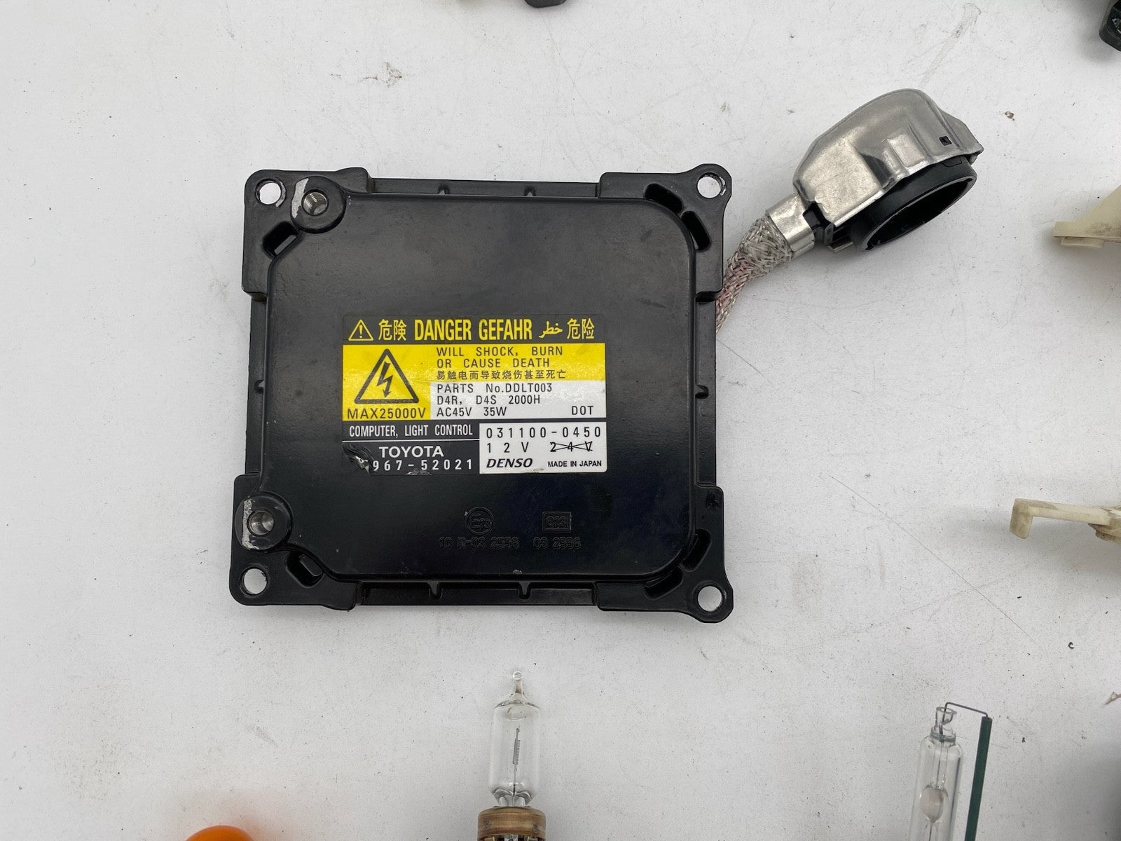 2010-2011 Lexus LS460 Driver Xenon Headlight Ballast Bulb Adjustor Module Kit LH