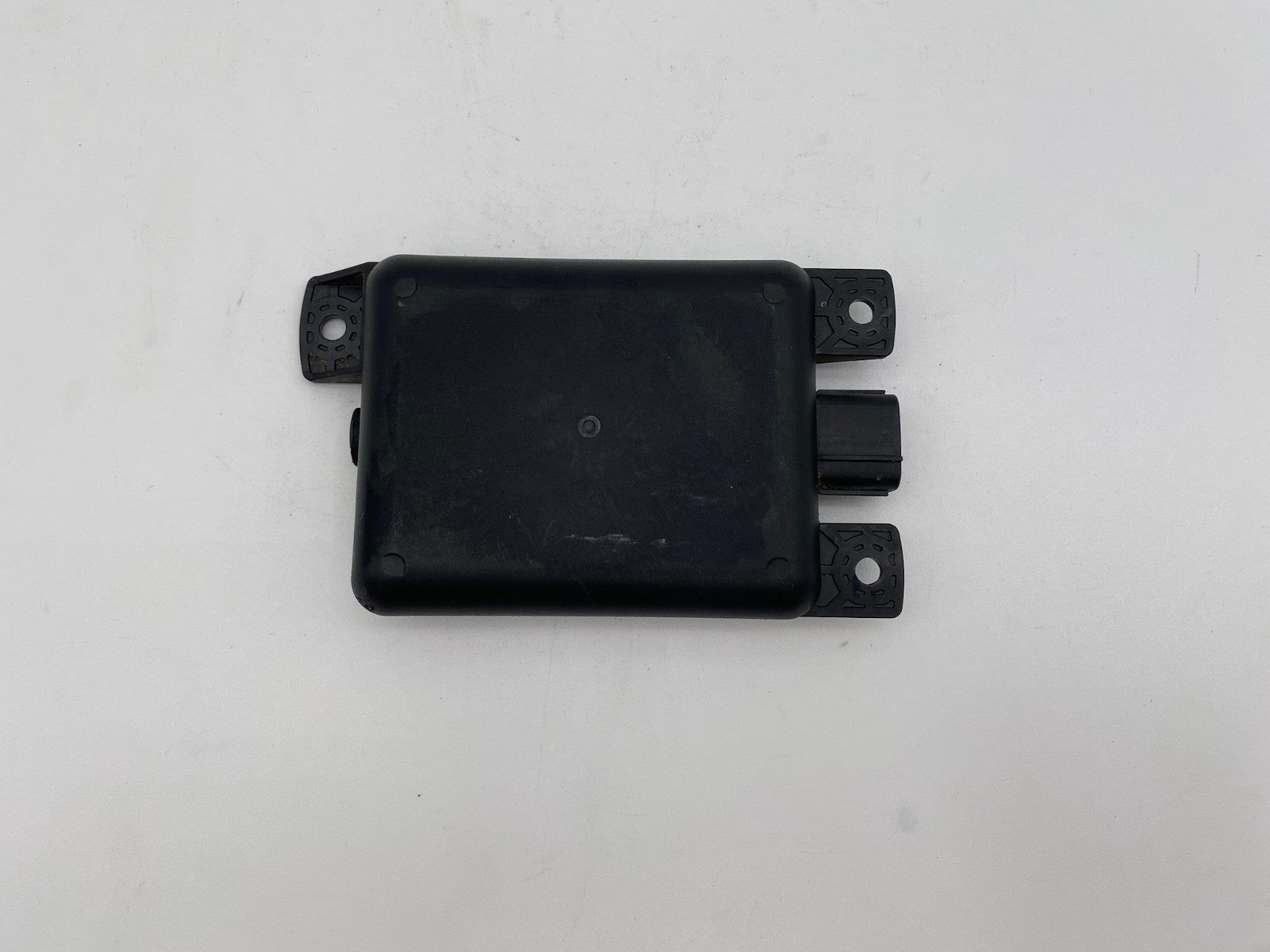 2017-2018 Hyundai Elantra Left Blind Spot Radar Sensor Module  95811-F2001 OEM