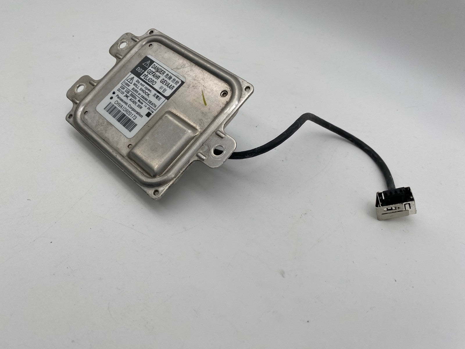 2015-2020 Dodge Challenger Headlight Xenon HID Ballast & Wire OEM CHVA1DR20173