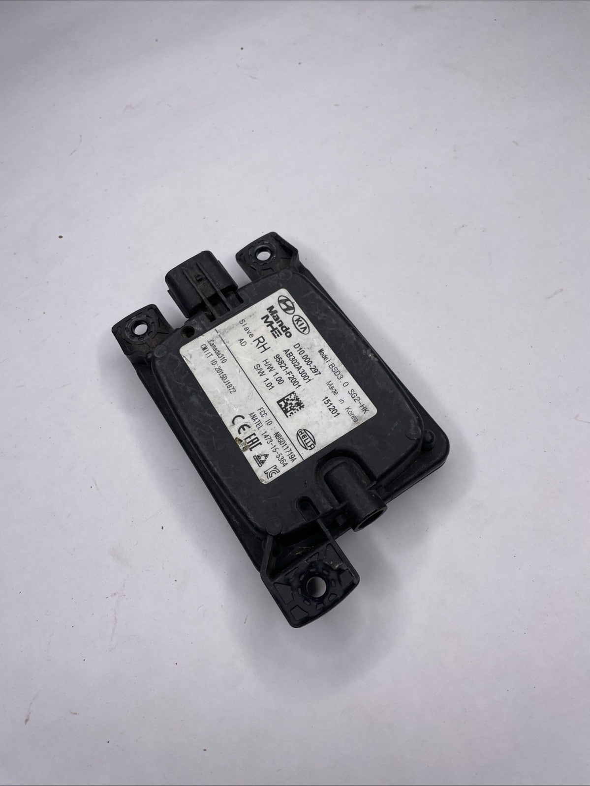 2017-2018 HYUNDAI ELANTRA RH BLIND SPOT RADAR SENSOR CONTROL MODULE 95821-F2001