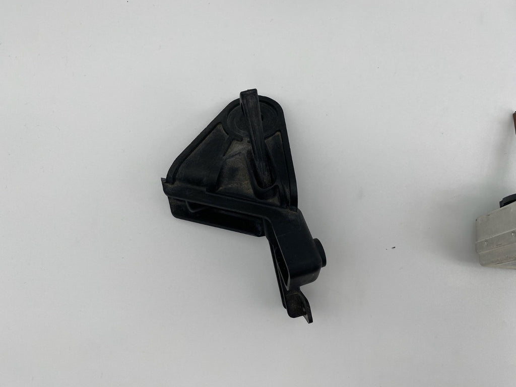 2011-16 Hyundai Equus Driver Xenon Headlight Ballast Control Module Bracket Kit