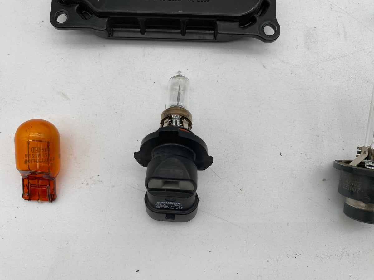 2010-2011 Lexus LS460 Driver Xenon Headlight Ballast Bulb Adjustor Module Kit LH