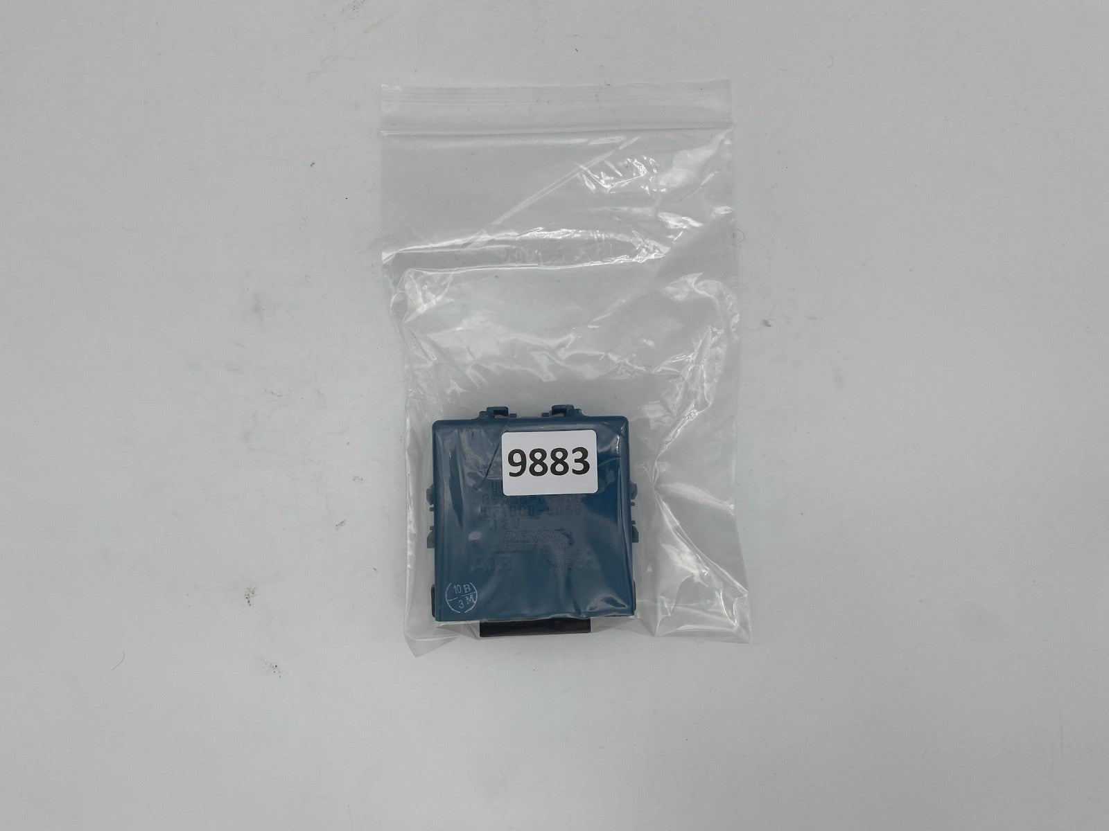 2001-2005 Lexus LS430 Headlight Lamp Leveling Controller Module OEM 89960-50050