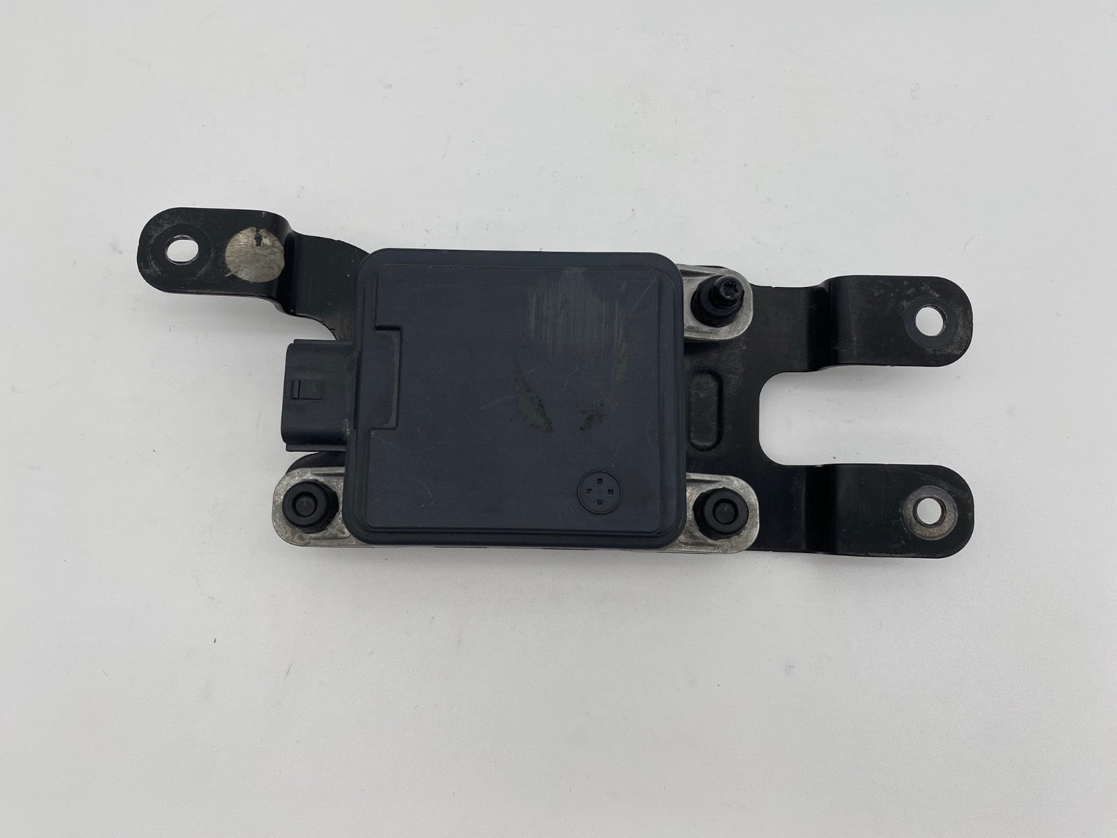 2019-2020 HYUNDAI SANTA FE CRUISE CONTROL DISTANCE RADAR SENSOR OEM 99110-S2000