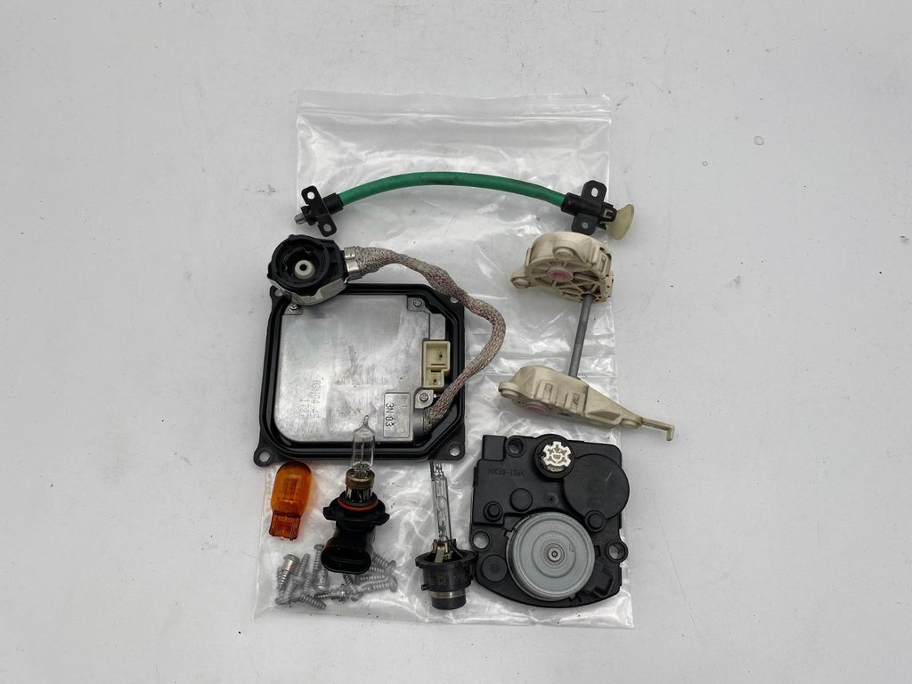 2010-2011 Lexus LS460 Driver Xenon Headlight Ballast Bulb Adjustor Module Kit LH