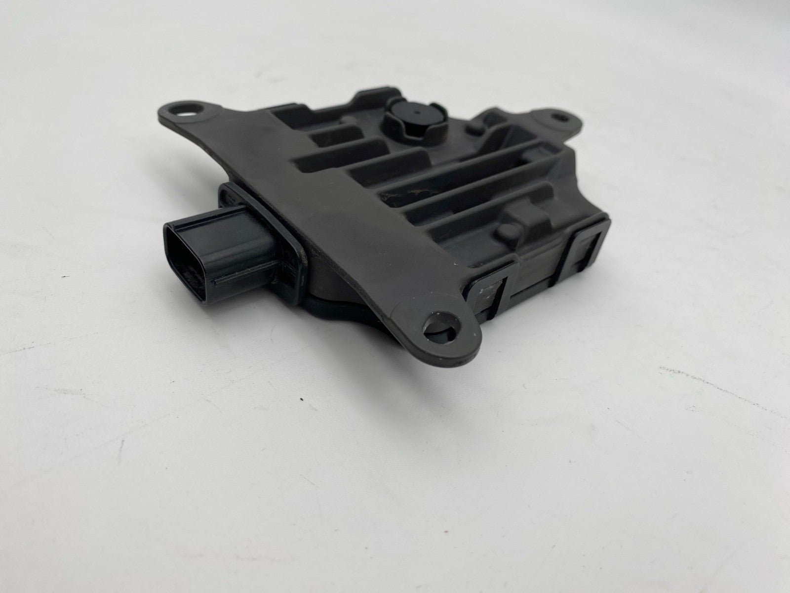 2019 2020 2021 TOYOTA AVALON REAR BLIND SPOT RADAR SENSOR MODULE OEM 88162-07020
