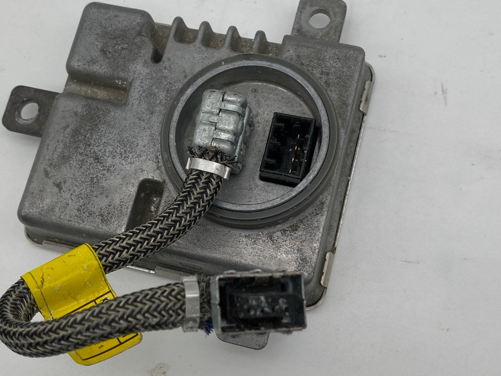 2011-2020 Chrysler 300 Xenon Ballast Computer Control Module OEM BAM92-143700
