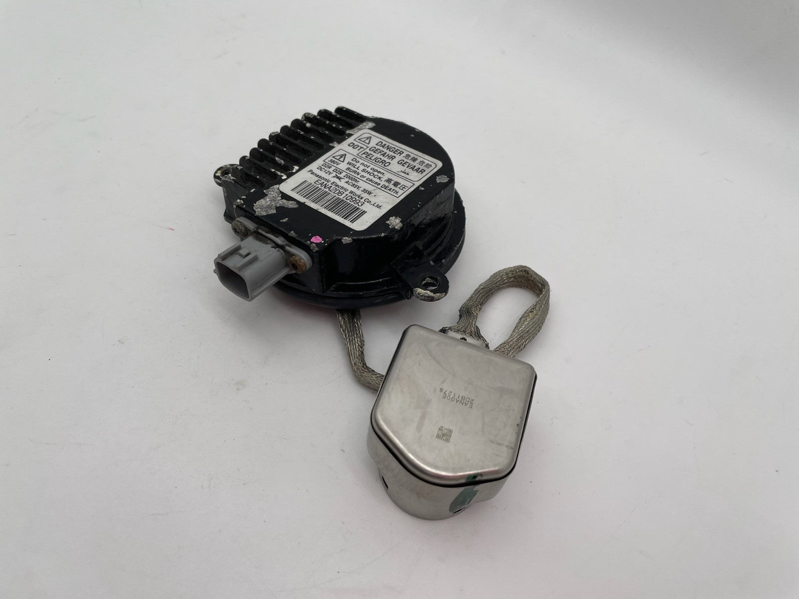 2004 2005 2006 2007 2008 2009 2010 Infiniti QX56 Xenon Headlight Ballast Module