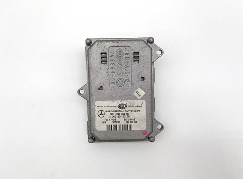 2003-06 Mercedes E-Class Xenon Headlight Ballast Control Module A 002 820 60 26