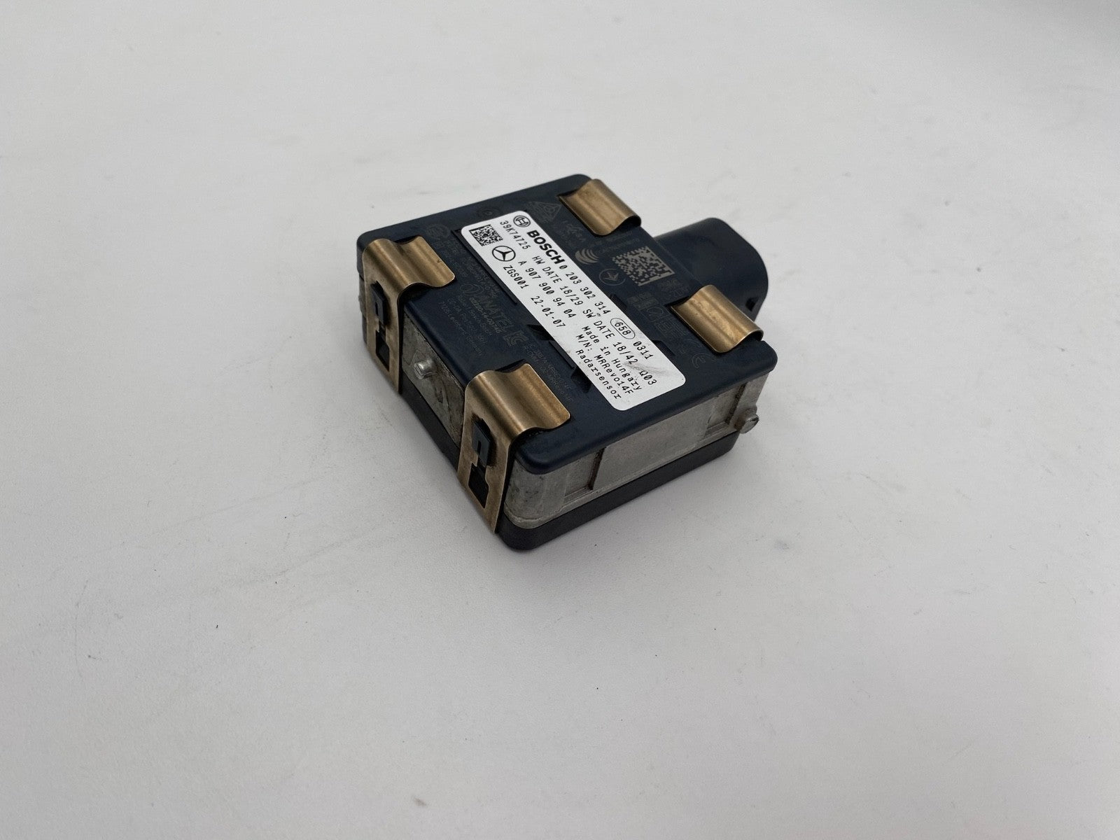 2019-2021 MERCEDES SPRINTER 2500 3500 FRONT RADAR DISTANCE SENSOR A9079009404