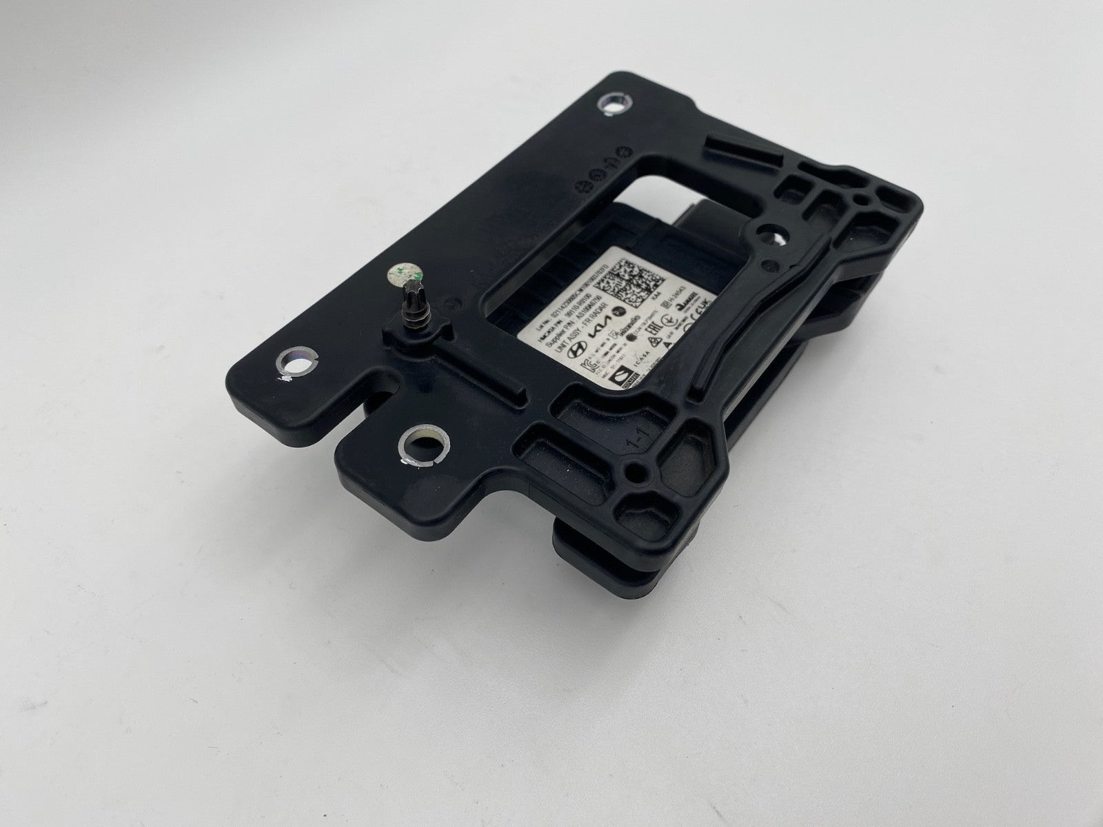 2022 2023 2024 Kia Carnival OEM Front Distance Cruise Control Sensor 99110-R0100