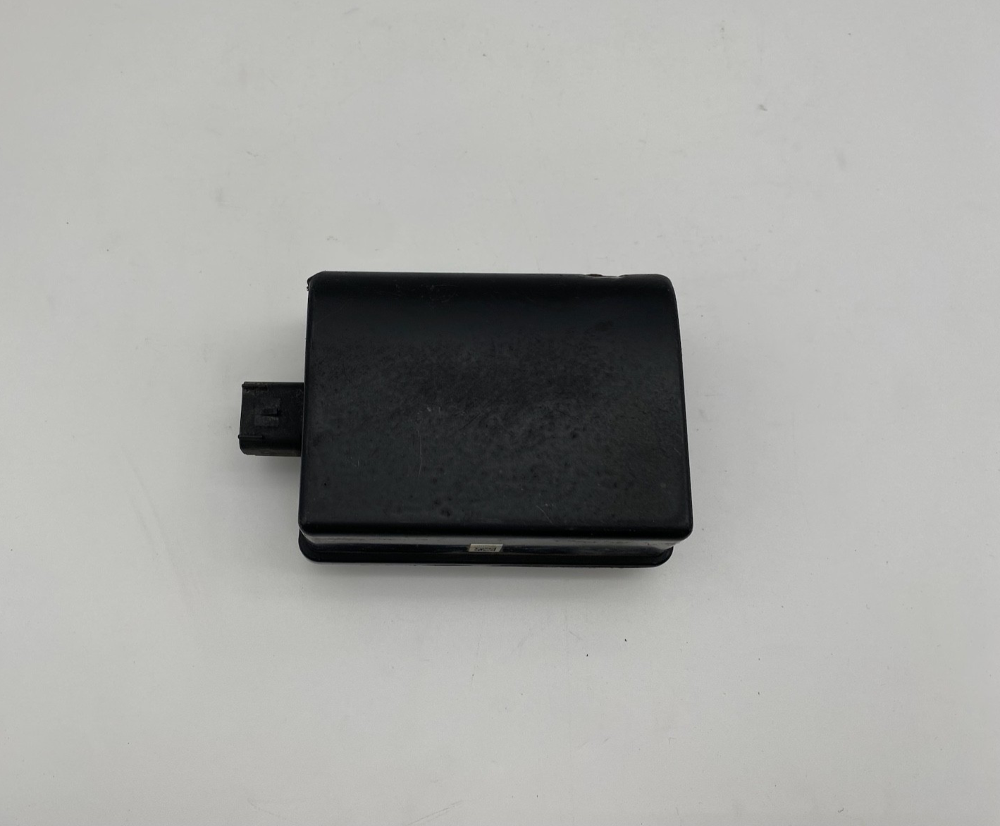 2016-18 Cadillac Escalade Front Adaptive Cruise Control Radar Sensor 84233598