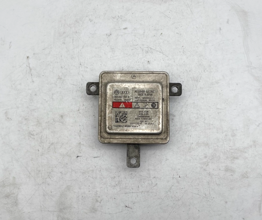 2009-2012 Audi A4 A5 Q5 Xenon Hid Headlight Ballast Control Module 8K0 941 597 E