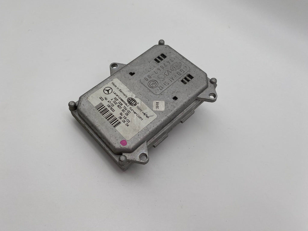 2003-06 Mercedes E-Class Xenon Headlight Ballast Control Module A 002 820 60 26