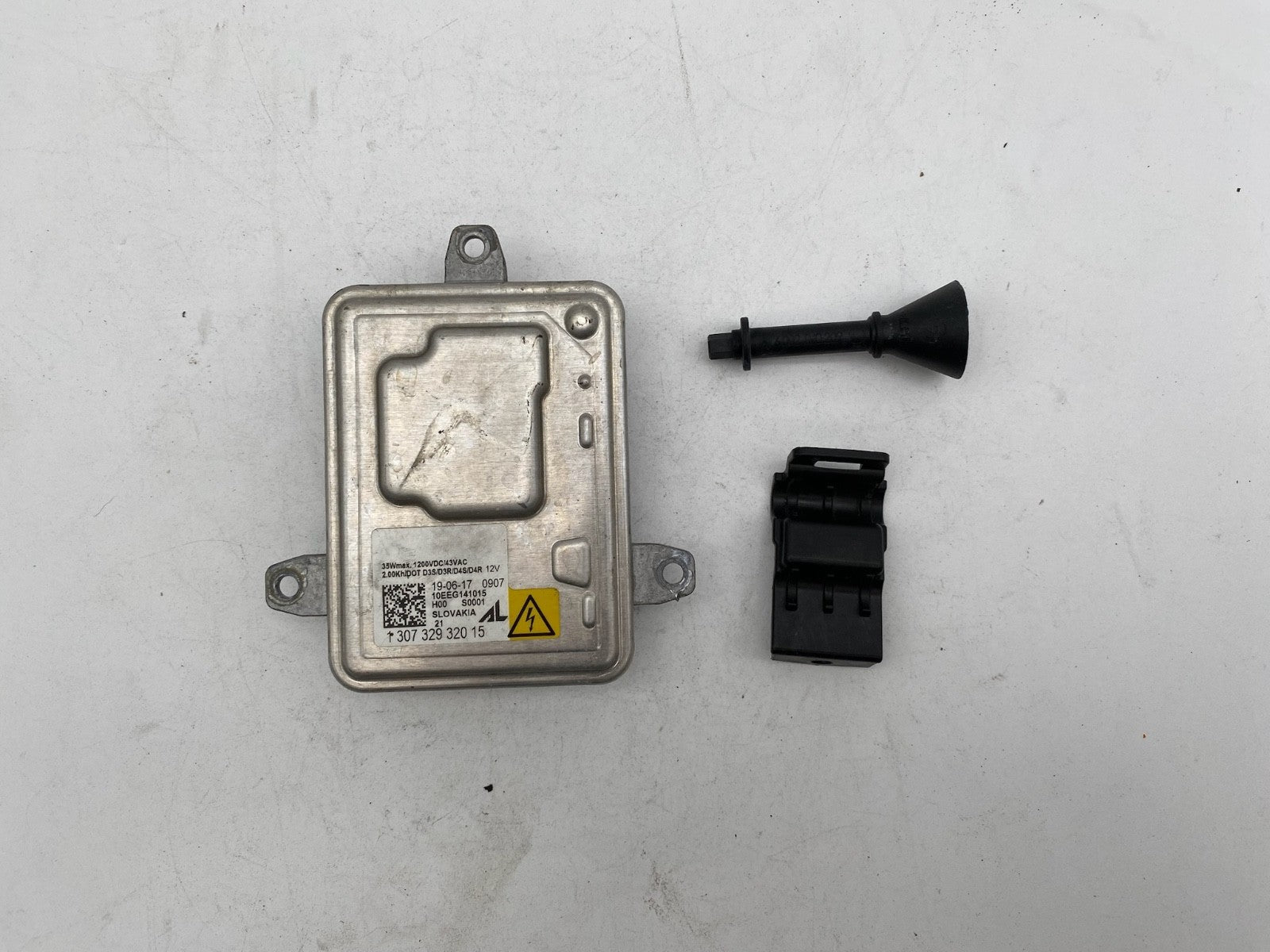 2014-2018 Jeep Cherokee Driver Xenon Headlight Ballast Module 1 307 329 320 15